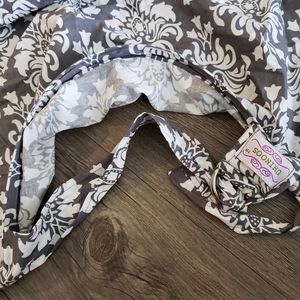 Uhinoos nursing cover